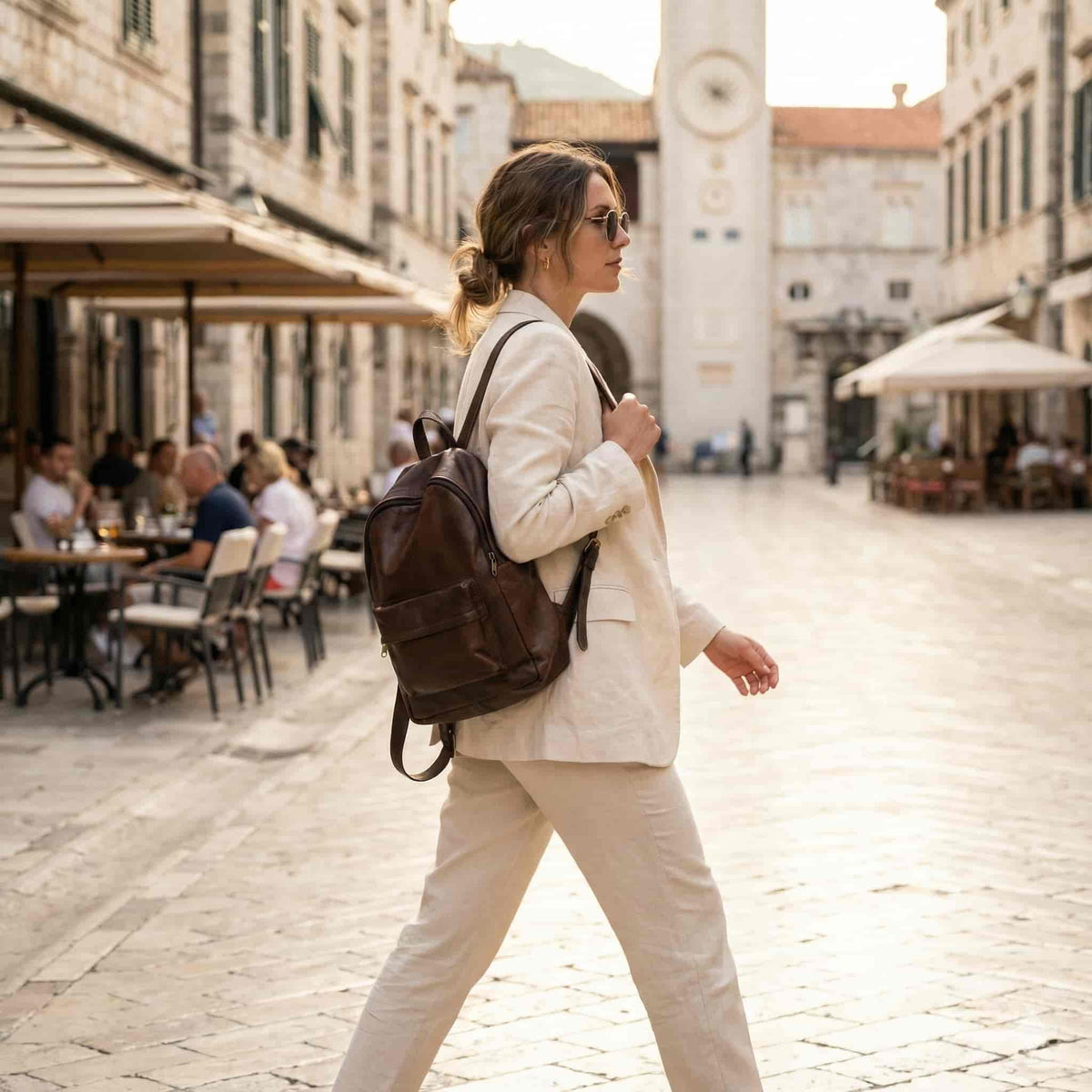 Minimalist Leather Backpack – Slim Everyday Daypack