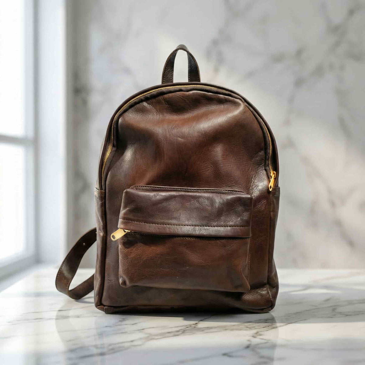 Minimalist Leather Backpack – Slim Everyday Daypack